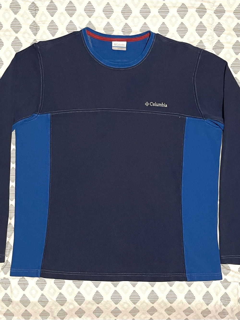 Columbia Heavyweight Long Sleeve - Blue Colorblock Crewneck - Size Large